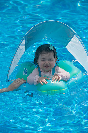 POOL TIME  (51 of 64)